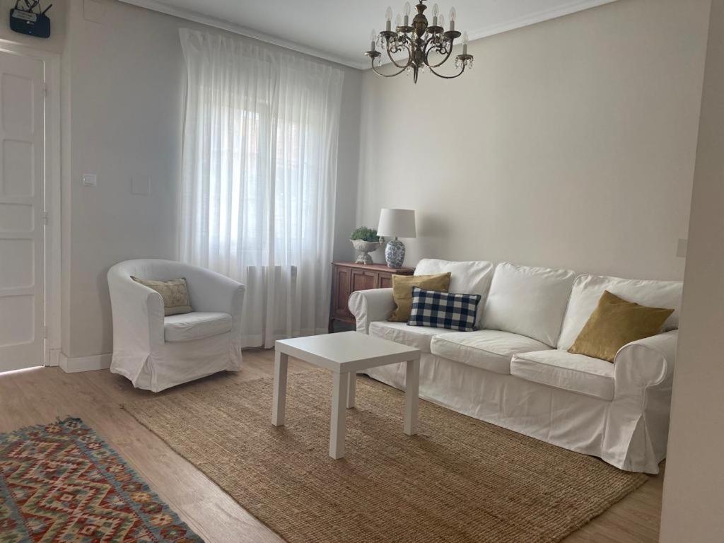 La Casita De El Montan Baja Aparthotel Avilés Eksteriør bilde